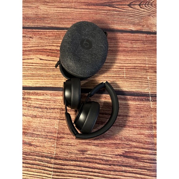 Beats by Dr. Dre Solo Pro On Ear Wireless Headphones W/ Case - Black - TESTED